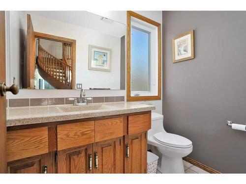 5420 58A Street Crescent, Lacombe, AB - Indoor Photo Showing Bathroom