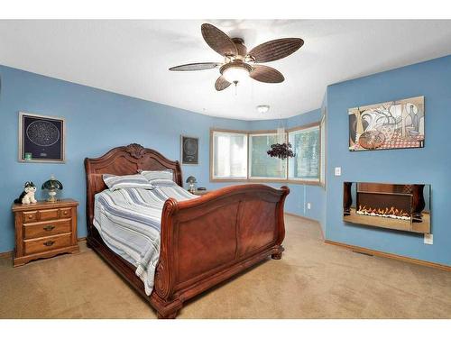 5420 58A Street Crescent, Lacombe, AB - Indoor Photo Showing Bedroom