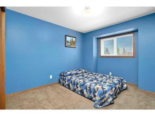 5420 58A Street Crescent, Lacombe, AB - Indoor Photo Showing Bedroom