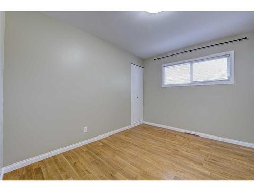 5516 35 Street, Red Deer, AB - Indoor Photo Showing Other Room