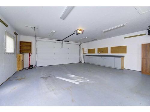 5516 35 Street, Red Deer, AB - Indoor Photo Showing Garage