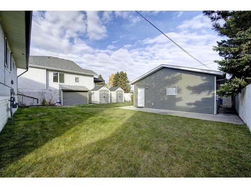 5516 35 Street, Red Deer, AB - Outdoor