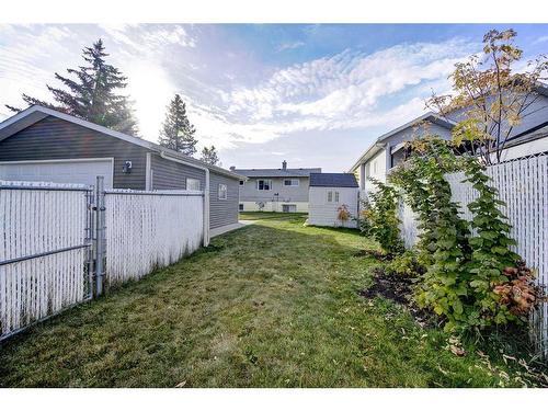 5516 35 Street, Red Deer, AB - Outdoor