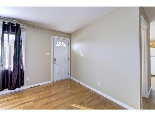 5516 35 Street, Red Deer, AB - Indoor Photo Showing Other Room