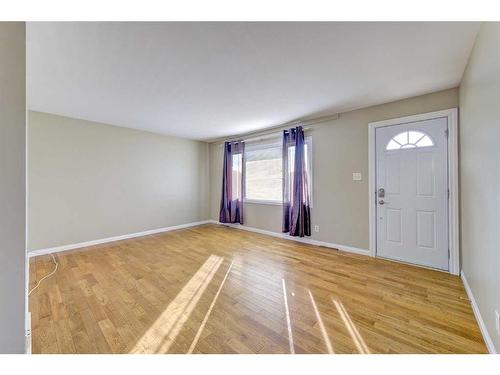 5516 35 Street, Red Deer, AB - Indoor Photo Showing Other Room