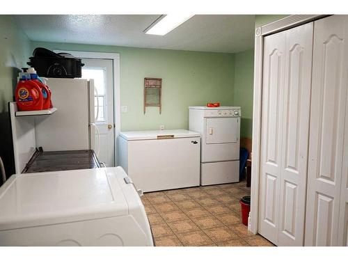 41441 Rng Rd 103, Rural Flagstaff County, AB - Indoor Photo Showing Laundry Room