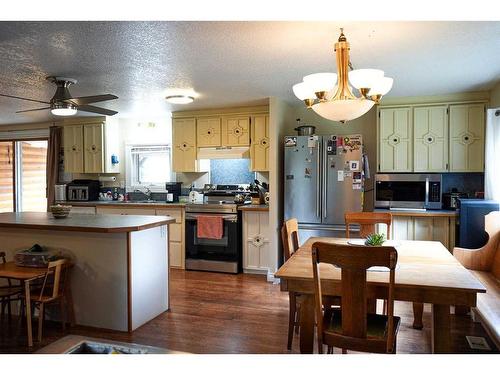 41441 Rng Rd 103, Rural Flagstaff County, AB - Indoor Photo Showing Dining Room