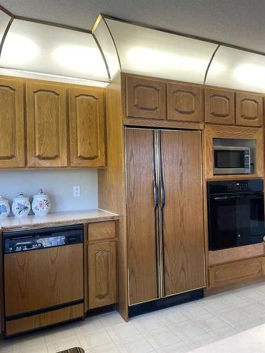 5208 51 Avenue, Consort, AB - Indoor Photo Showing Kitchen