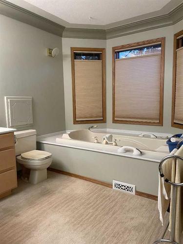 5208 51 Avenue, Consort, AB - Indoor Photo Showing Bathroom