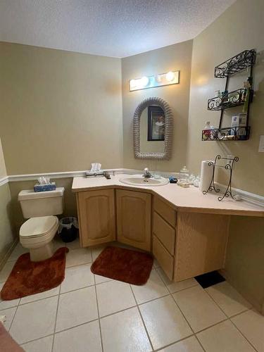 5208 51 Avenue, Consort, AB - Indoor Photo Showing Bathroom