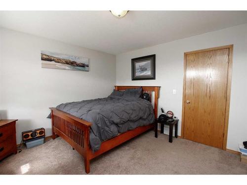 48 Chism Close, Red Deer, AB - Indoor Photo Showing Bedroom