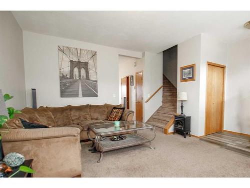 48 Chism Close, Red Deer, AB - Indoor Photo Showing Living Room