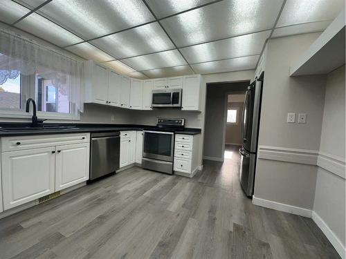 5421 51 Street, Camrose, AB - Indoor Photo Showing Kitchen