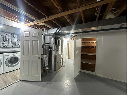 5421 51 Street, Camrose, AB - Indoor Photo Showing Laundry Room