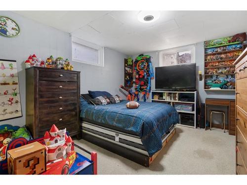 5135 52 Avenue, Bashaw, AB - Indoor Photo Showing Bedroom