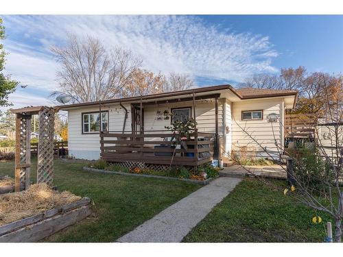 5135 52 Avenue, Bashaw, AB - Outdoor With Deck Patio Veranda