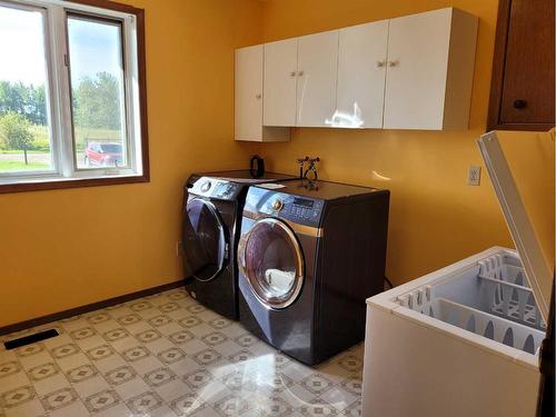 48516 Highway 22, Rural Brazeau County, AB - Indoor Photo Showing Laundry Room