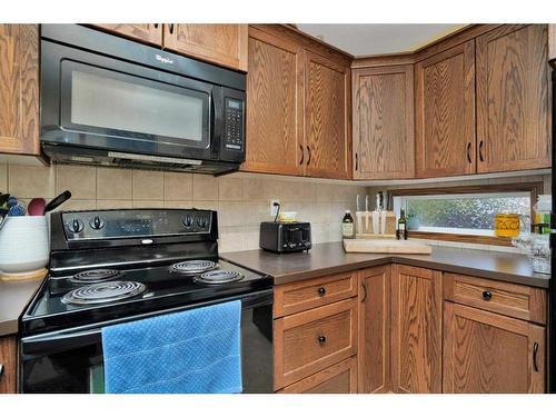 24 Long Close, Red Deer, AB - Indoor Photo Showing Kitchen