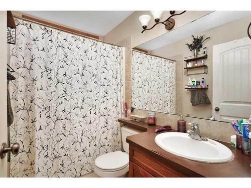 24 Long Close, Red Deer, AB - Indoor Photo Showing Bathroom