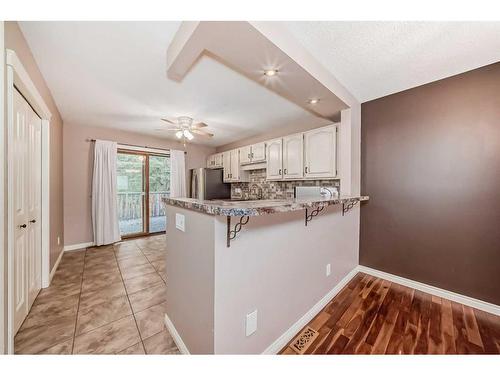 22-2821 Botterill Crescent, Red Deer, AB - Indoor Photo Showing Other Room