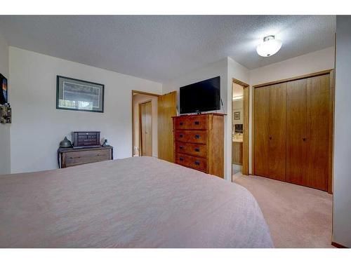 4615 44 Street, Red Deer, AB - Indoor Photo Showing Bedroom