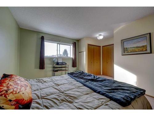 4615 44 Street, Red Deer, AB - Indoor Photo Showing Bedroom