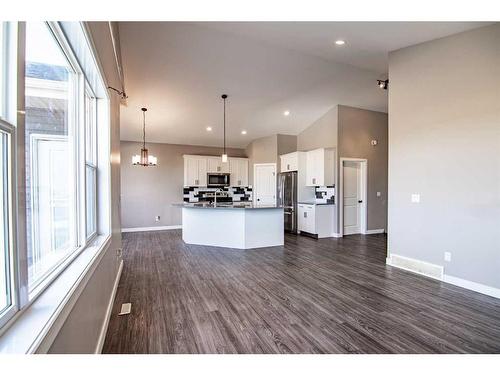 54 Metcalf Way, Lacombe, AB - Indoor Photo Showing Kitchen