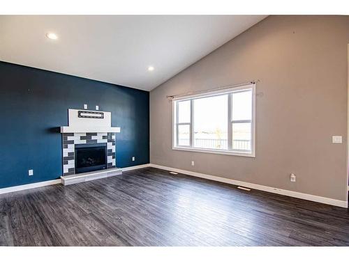 54 Metcalf Way, Lacombe, AB - Indoor