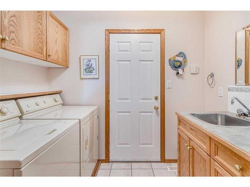 27342 Township Road 391, Red Deer, AB - Indoor Photo Showing Laundry Room