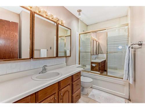 68 Payne Close, Red Deer, AB - Indoor Photo Showing Bathroom