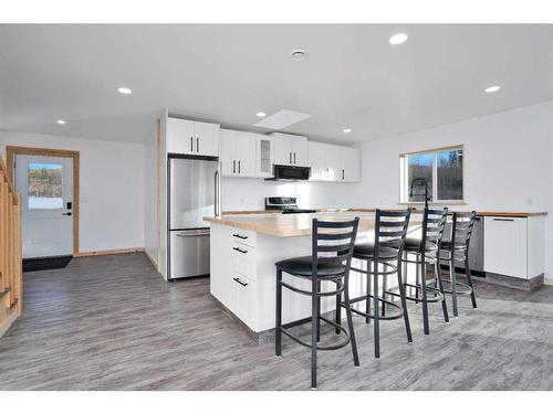 212 Nordegg Industrial Close, Nordegg, AB - Indoor Photo Showing Kitchen