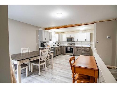 4822 51 Avenue, Bentley, AB - Indoor