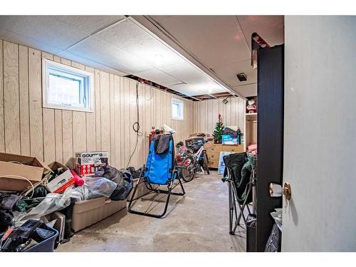 4822 51 Avenue, Bentley, AB - Indoor Photo Showing Other Room