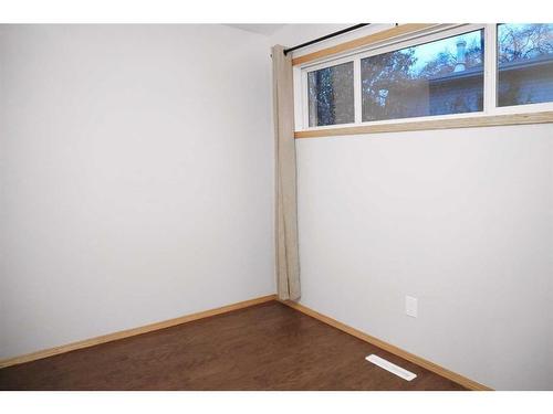 3830 58 Avenue, Red Deer, AB - Indoor Photo Showing Other Room