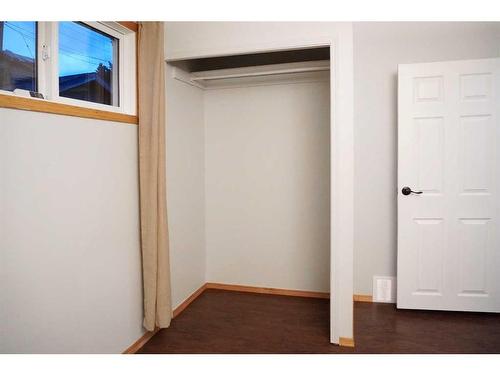 3830 58 Avenue, Red Deer, AB - Indoor Photo Showing Other Room