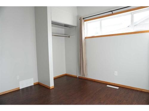 3830 58 Avenue, Red Deer, AB - Indoor Photo Showing Other Room