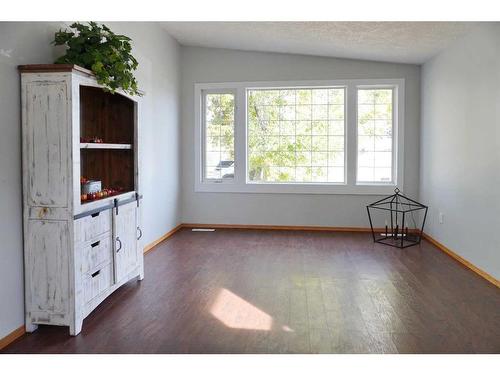 3830 58 Avenue, Red Deer, AB - Indoor Photo Showing Other Room