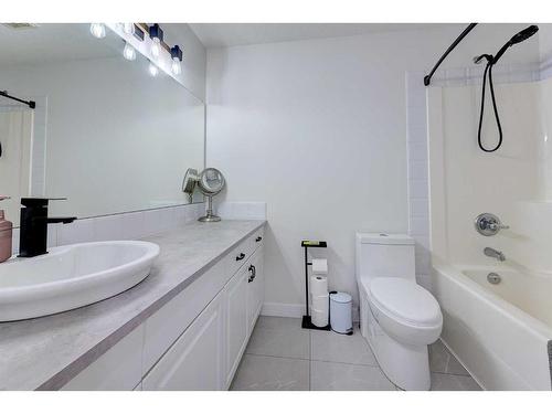 45 Dowler Street, Red Deer, AB - Indoor Photo Showing Bathroom