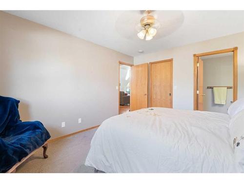 143 Andrews Close, Red Deer, AB - Indoor Photo Showing Bedroom