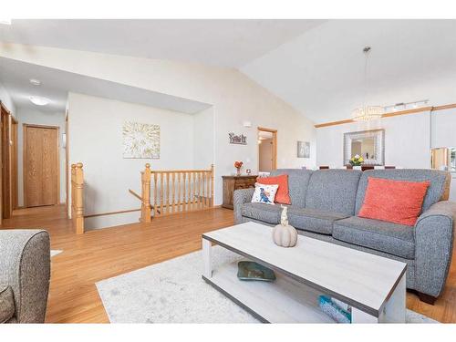 143 Andrews Close, Red Deer, AB - Indoor Photo Showing Living Room