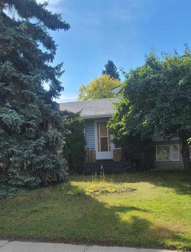 28 Mckee Close East, Red Deer, AB - Outdoor