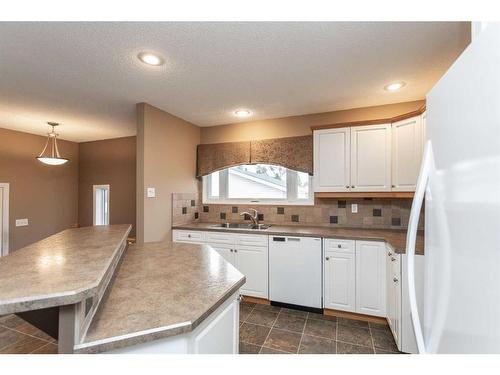 3509 39 Street, Red Deer, AB - Indoor Photo Showing Kitchen With Double Sink