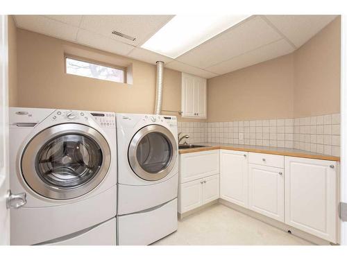 3509 39 Street, Red Deer, AB - Indoor Photo Showing Laundry Room