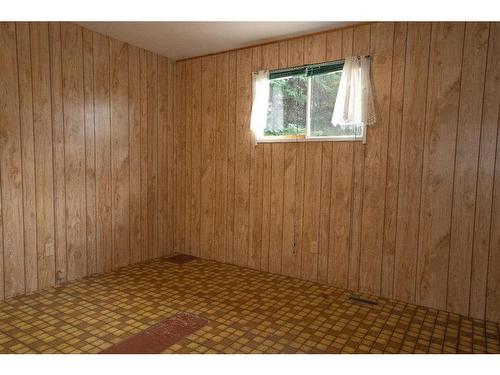 613 Partridge Drive, Pelican Point, AB - Indoor Photo Showing Other Room