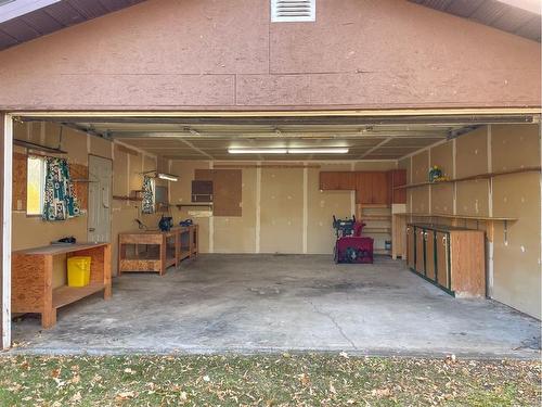 613 Partridge Drive, Pelican Point, AB - Indoor Photo Showing Garage