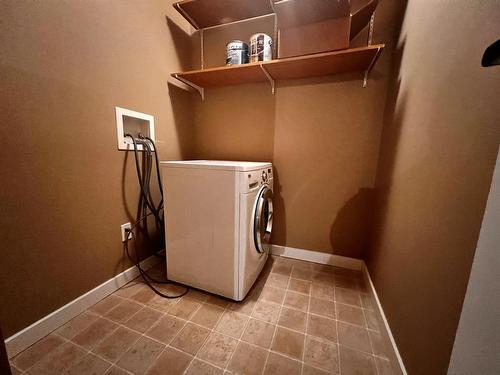 304-7164 Parke Avenue, Red Deer, AB - Indoor Photo Showing Laundry Room