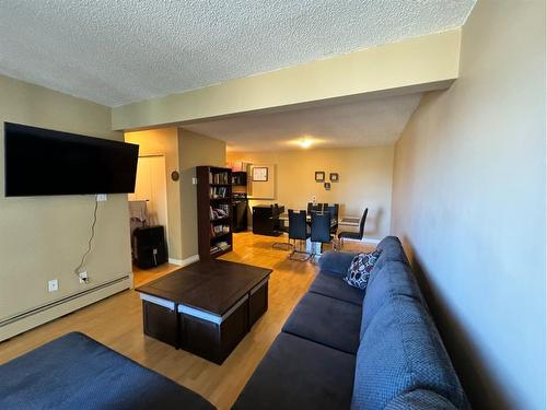 304-7164 Parke Avenue, Red Deer, AB - Indoor Photo Showing Living Room