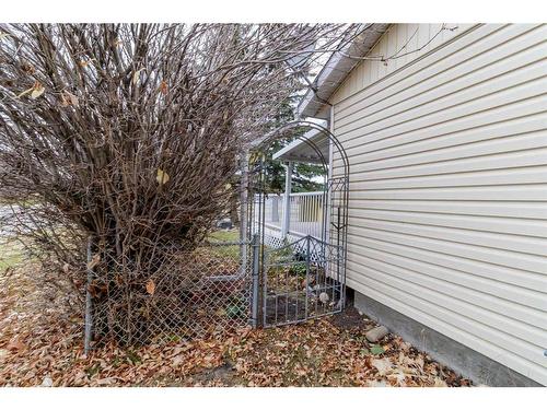 5402 47 Street, Lacombe, AB - Outdoor