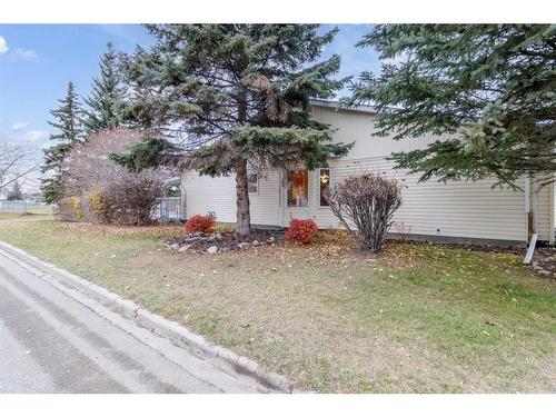 5402 47 Street, Lacombe, AB - Outdoor