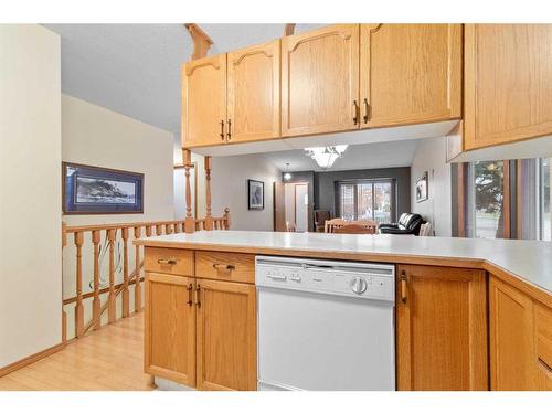 5402 47 Street, Lacombe, AB - Indoor Photo Showing Kitchen